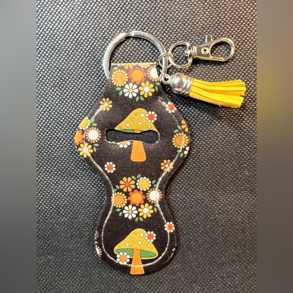 COPY - Retro Mushrooms Chapstick Lipstick Holder Keychain - Picture 3 of 4